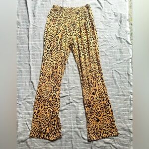 Women’s soft comfy leopard billabong lounge pant size M flare bell at bottom